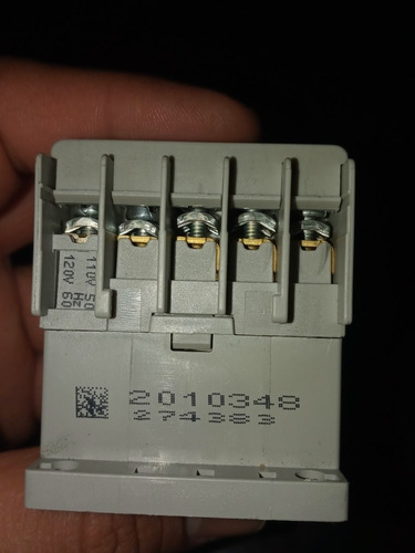 Contactor Trifasico 5 Amp. Bobina 120 Vac. 100-k05d10 (Usado)