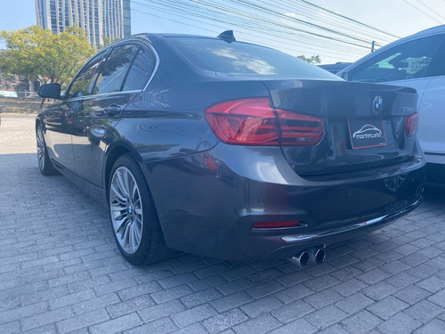 BMW Serie 3 2.0 330ia Luxury Line At