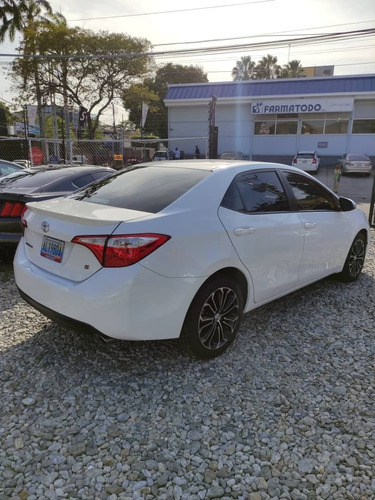 Imagen 3 de 9 de Toyota Corolla