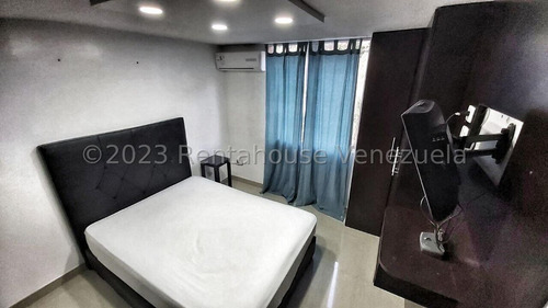 Imagen 16 de 27 de Apartamento Un Nivel Remodelado En Calle Cerrada En Venta En Los Naranjos Humboldt Caracas