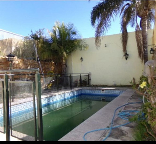 Imagen 8 de 11 de Casa De Categoria Con Piscina Climatizada Zona Centro