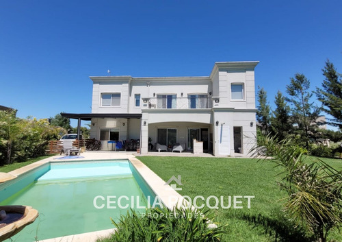 Casa En Venta En El Barrio Santa Rita Canning San Vicente