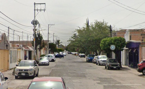 Casa En Venta De Remate Bancario Enrique C. Rébsamen, Versalles 2da Secc, 20285 Aguascalientes, Ags. -jcbb2
