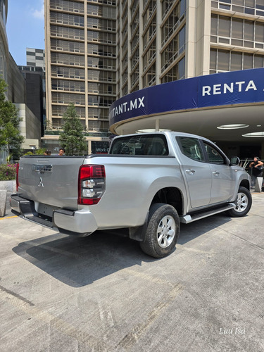Mitsubishi L200 2.4 Cabina Doble 4x2 Mt