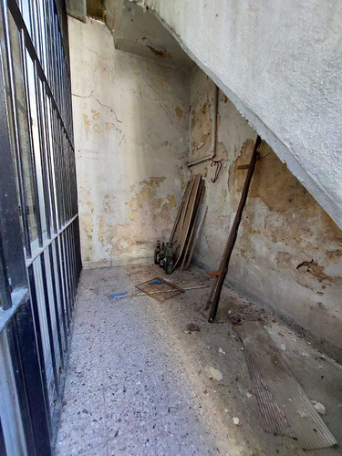 Ph En Venta De 3 Ambientes A Refaccionar Con Terraza