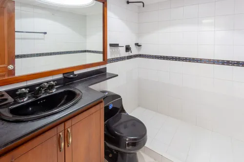 Apartamento En Venta En Conquistadores. Cod V21453