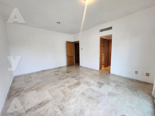 Departamento En Venta/renta, 3 Recámaras, Vista A Laguna, Isla Dorada, Cancún