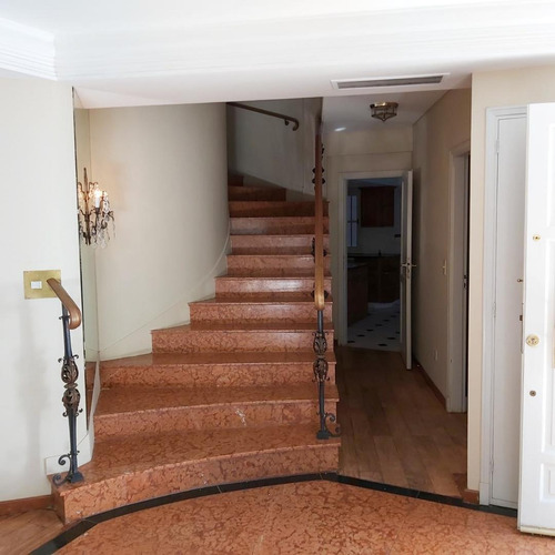 Venta Casa De Estilo 7 Amb En Zona Residencial De Martinez