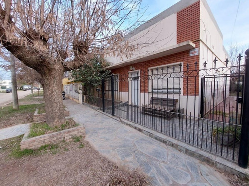 Casa En Venta, 2 Dormitorios