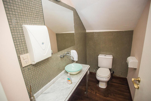 Venta Con Renta Reciclada Con Habilitación Para Centro De Estética Y Consultorio En Constitución