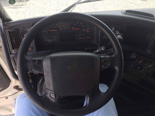 Imagem 9 de 13 de Caminhao Volvo Fh 460