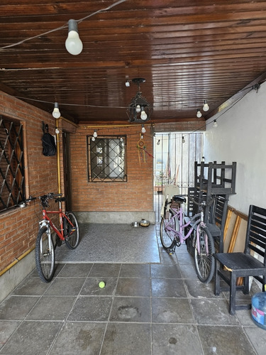 Venta Casa Multifamiliar 5 Ambientes Con Local Comercial En Martínez