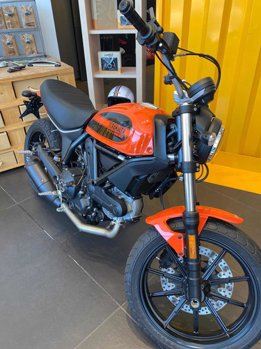 Ducati Scrambler Sixty2