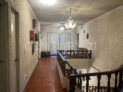 Casa En Venta En Col. Mitras Centro En Monterrey