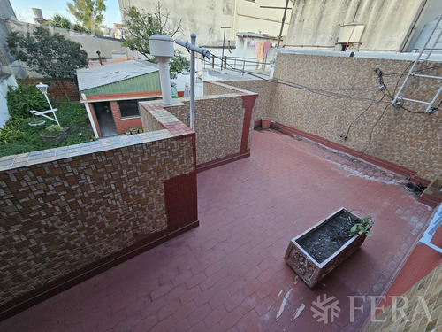 Venta De Casa De 4 Ambientes Con Cochera Y Quincho En Piñeyro