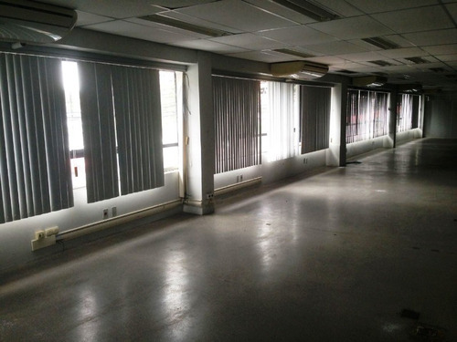 Sala Comercial Com 350m2 Para Alugar No Caminho Das Árvores - Iur392 - 34951384