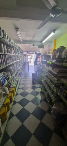 Local En Flores, Excelente Ubicacion