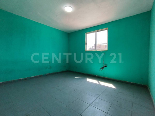 Casa En Venta Con 2departamentos Cerca Metro Ecatepec, Col Fuentes De Aragón