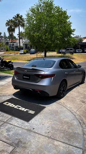 Alfa Romeo Giulia 2.0 Ti At