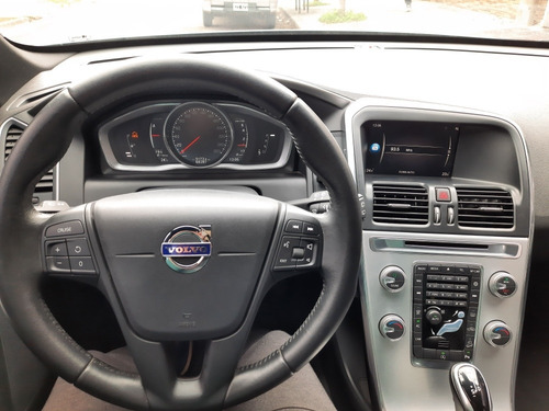 Imagen 13 de 15 de Volvo Xc60 2.5 T5 Inscription