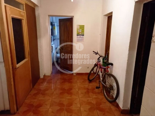 De 2 Pisos, 4 Dormitorios En Población Ccu Limache