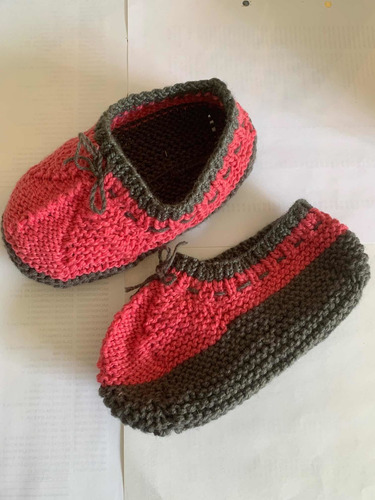 Imagen 1 de 10 de Tejidos. Zapatillas De Descanso.
