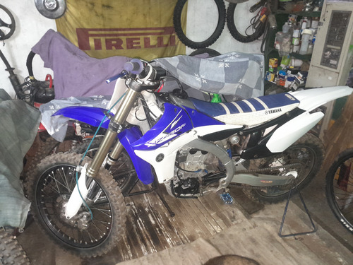 Moto Fórmula Con 6 Hora Armado Motor. . Sana Lista Para D