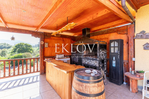 Casa Con Quincho Y Cabaña En Mantagua, 2.528m² De Terreno
