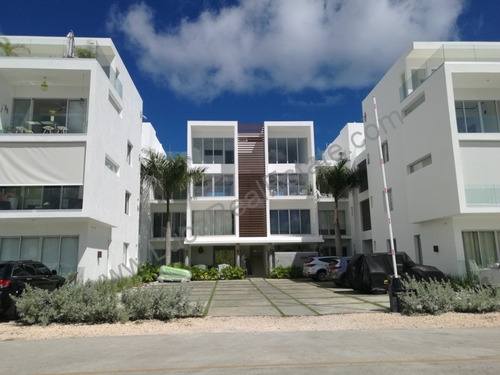 Precio Rebajado! Hermoso Penthouse Amueblado En Venta En Punta Cana Village