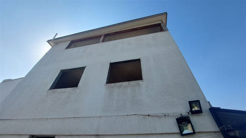 Casa En Venta De 6 Dorm. En Macul