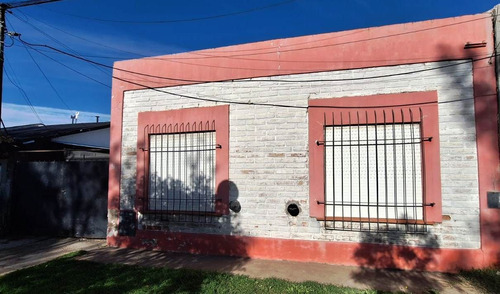 Casa Dos Dormitorios En Venta En #trenquelauquen