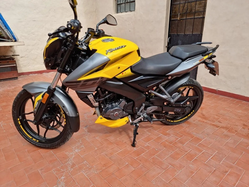 Rouser 200