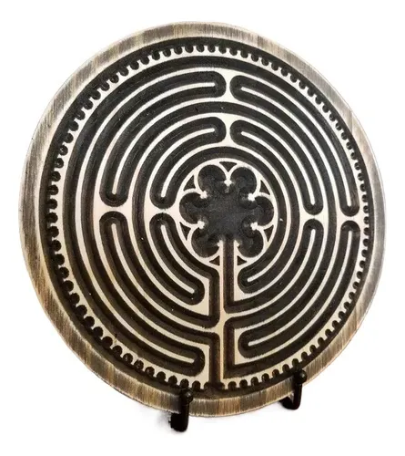 Laberinto De Madera Para Meditar Con Los Dedos