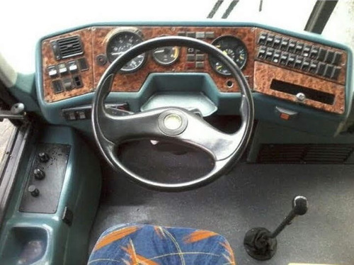 Imagem 2 de 9 de Mercardes Benz 0-400