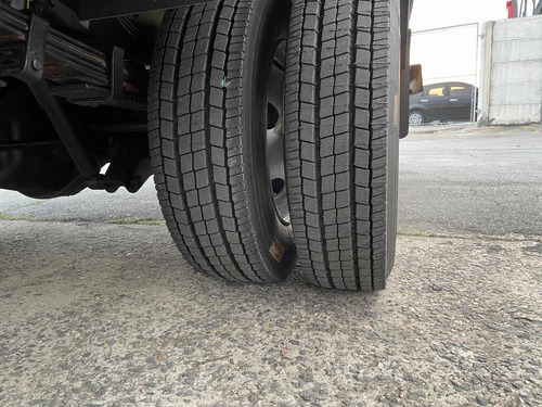 Imagem 13 de 15 de Caminhão Ford Cargo 712 Baú 2012
