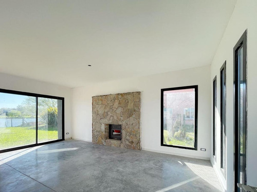 Imagen 11 de 30 de Casa En Venta En El Canton Barrio Norte A Laguna Con Pileta
