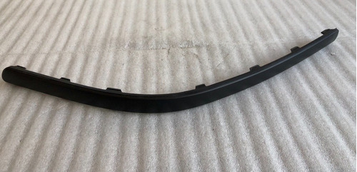 Moldura Inferior Fascia Frontal Volkswagen Pointer 00-05