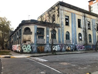 Muy Buen Local Multiuso