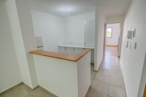 Departamento Un Dormitorio Con Cochera,oportunidad