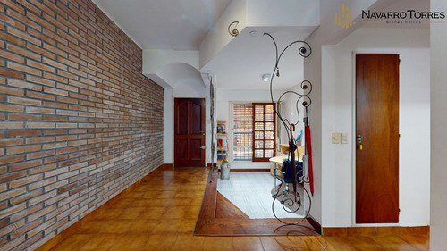 Casa Lote Propio De 342m2 Con Amplio Jardin