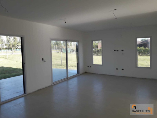 Imagen 4 de 26 de Excelente Casa A Estrenar En Barrio San Rafael!