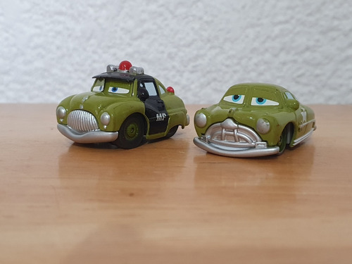 Pixar Cars Mini Adventures Doc Hudson Y Sherif Loose Abierto