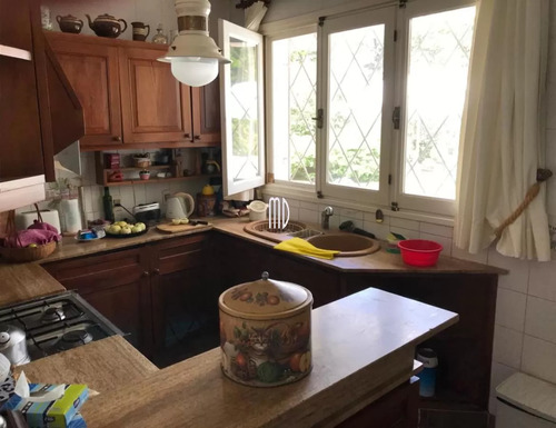 Excelente Propiedad A La Venta En Muy Buena Ubicación, Amplio Terreno Con Piscina