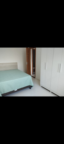 Apartamento Com Dois Quartos, Um Banheiro, Todo Mobiliado.