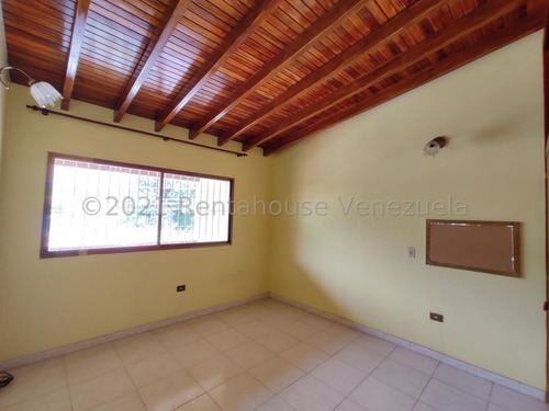 Imagen 12 de 15 de Casa En Venta Barrio Sucre Maracay Nv