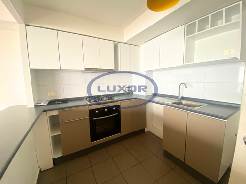Moderno Departamento En Venta Con Vista Despejada Al Mar