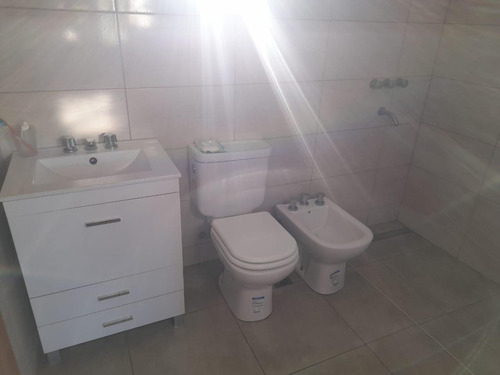 Condominio Con Cuatro Departamentos. Villa Giardino Cordoba