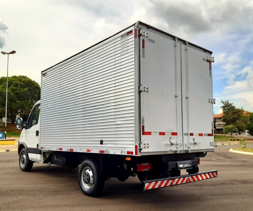 Imagem 4 de 15 de Iveco Daily 35s14