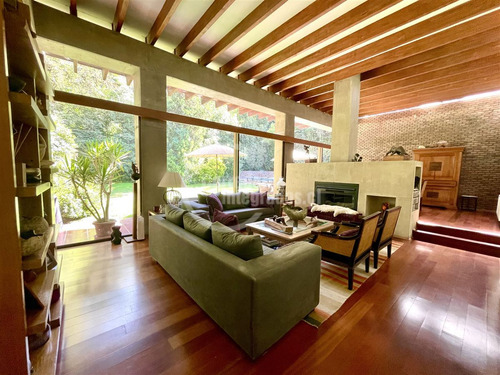 Moderna Y Exclusiva Casa En Cond Los Almendros 4 Dorm Piscin