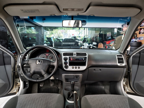 Imagem 8 de 9 de Honda Civic Sedan Lx 1.7 16v 2005 Manual